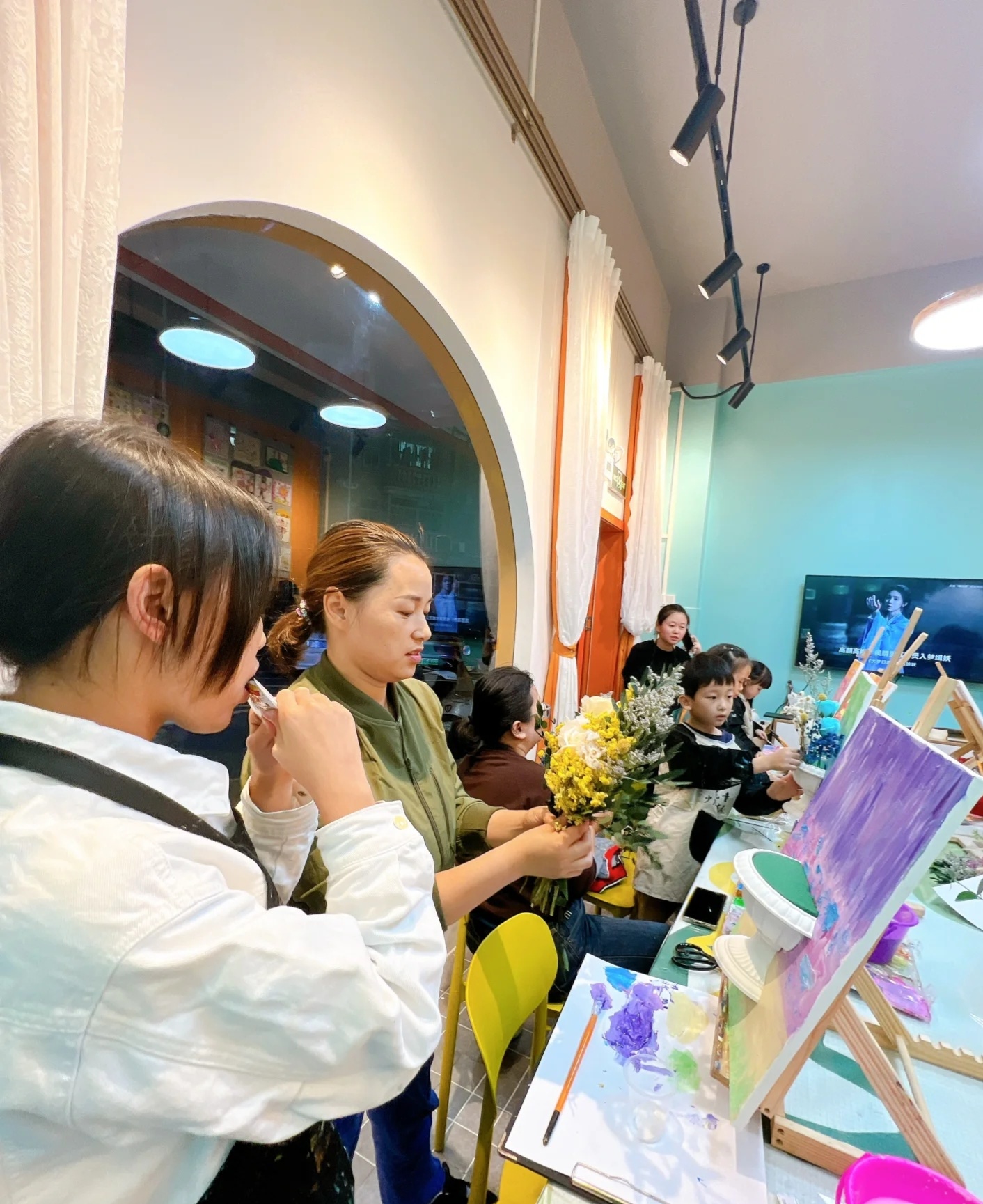 ��������